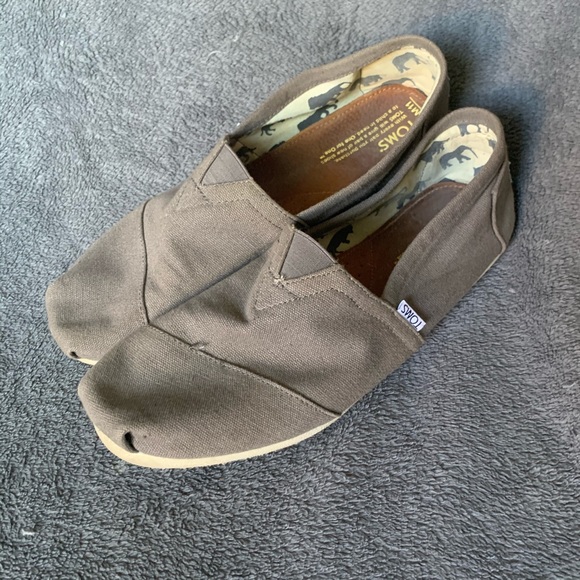 Toms Shoes - Picture 2 of 3